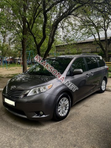 продам Toyota Siennaв пмр  фото 4